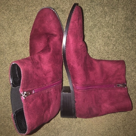 Bebe Midolo Wine Colored Chelsea Booties Size 10 - Picture 6 of 6
